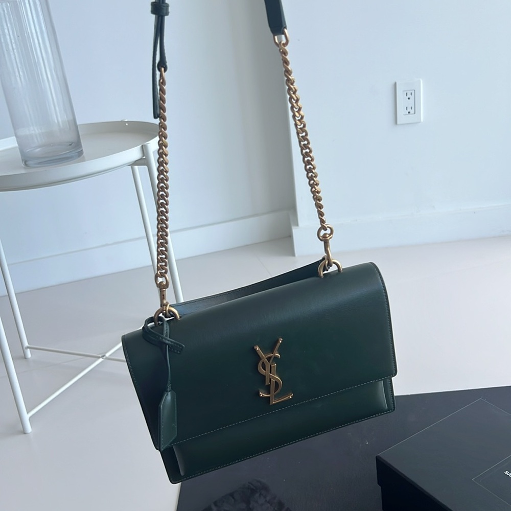 Authentic Saint Laurent Green Leather Shoulder Bag with Iconic YSL Logo. - Picture 8 of 16